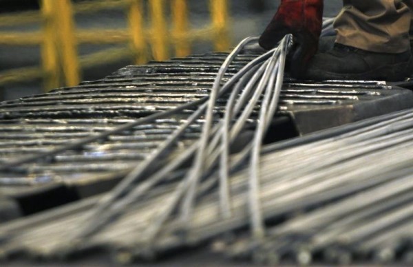 Giá thép tiếp tục tăng, giá quặng sắt chạm đỉnh 3 tuần