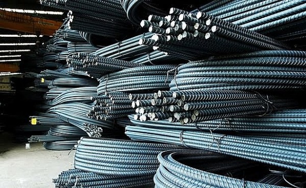 Giá sắt thép hôm nay 23/9: Tăng mạnh