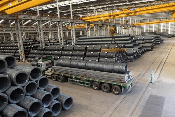 NGÀNH THÉP TIẾP TỤC GIẢM SÚT TRONG THÁNG 11/2022