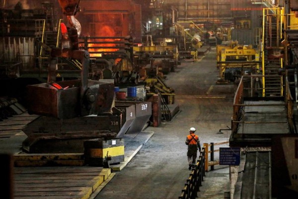GIÁ SẮT THÉP XÂY DỰNG HÔM NAY 11/1: TIẾP TỤC TĂNG TRÊN SÀN THƯỢNG HẢI