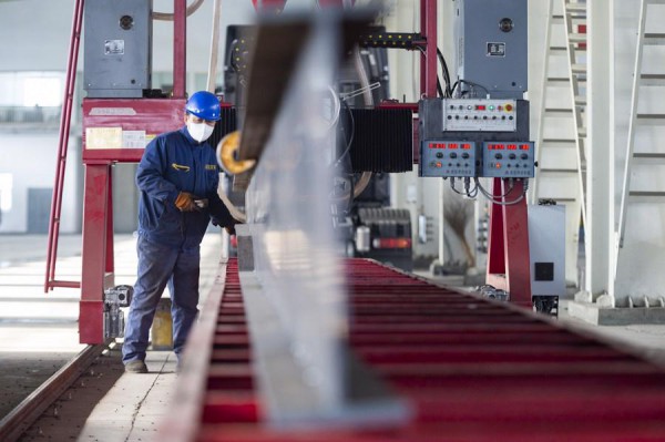 GIÁ THÉP HÔM NAY 1/3: DỨT ĐÀ GIẢM, THÉP KỲ HẠN TĂNG TRÊN SÀN GIAO DỊCH